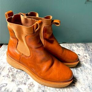 Size 7 brown leather Madewell boots